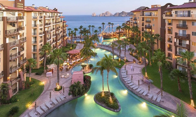 El Médano Ejidal Complejo | Swim in the Sea of Cortez - look for whales breaching! Watch the sun rise/set.