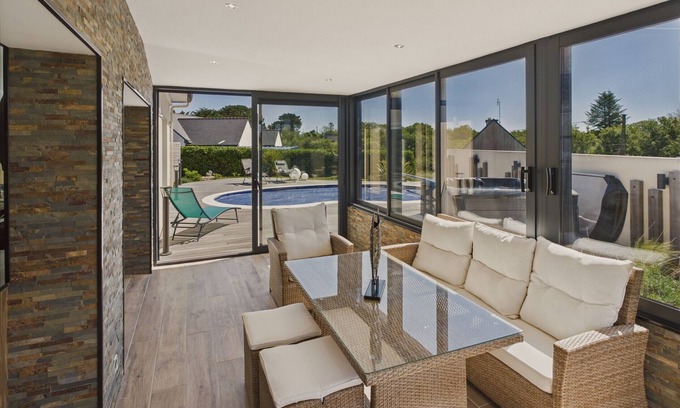 Penmarch Chalet De Esquí | Piscina, jacuzzi y amplia terraza para 7 personas