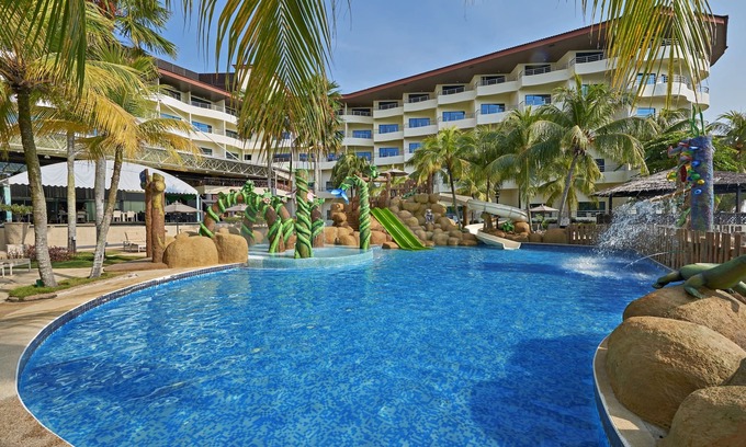 Tanjung Complejo | Swiss-Grand Beach Resort Kuantan