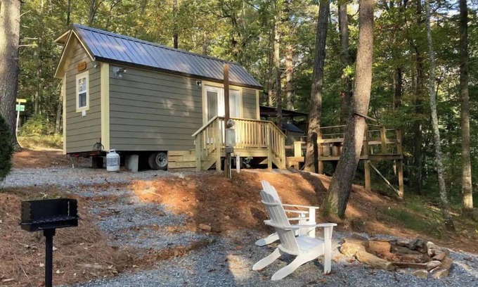 Clarkesville Cabina | Sycamore Tiny Home at Bleu Canoe Campground