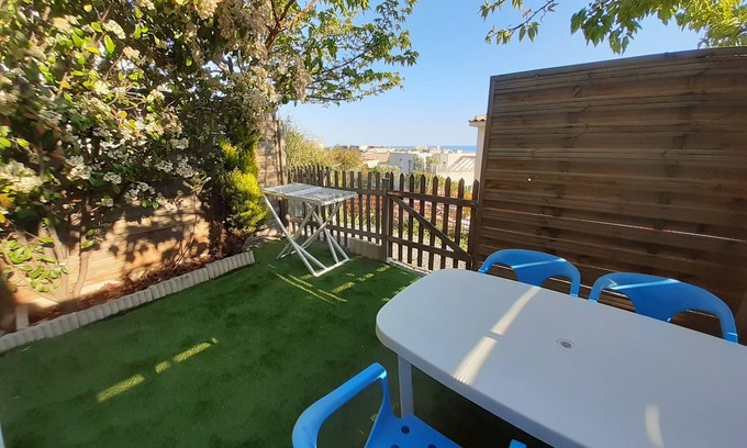 Saint-Laurent-du-Var Apartamento | T2 air-conditioned, quiet, wifi, parking, sea view from garden (1)
