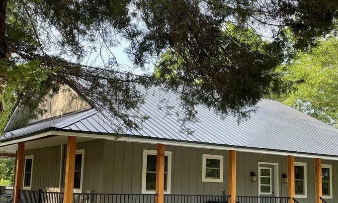 Golden Casa | Table Rock Lake Lakefront, Easy Walkdown, Very Quiet, Newly Renovated