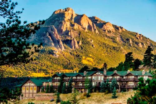 Estes Park Hotel | Taharaa Mountain Lodge