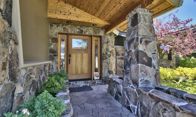 Tahoe Keys Casa | Tahoe Waterfront Mountain Luxury Lodge