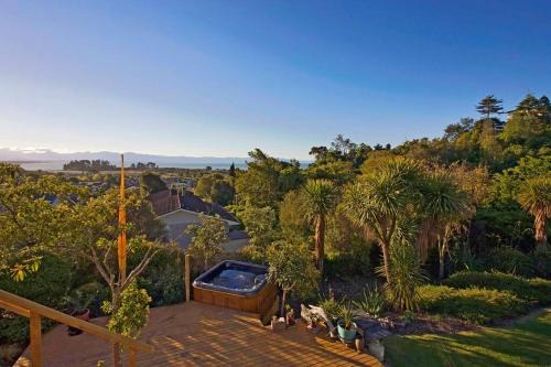Tahunanui Casa | Tahuna Views - Spa Pool, Sea Views, Great for Kids