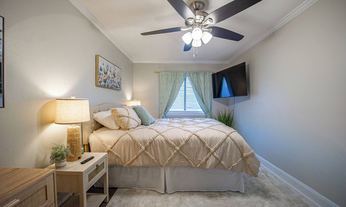 Tallahassee Condominio | Tallahassee Gem-Next to Doak and CollegeTown-Ideal for FSU weekend.3 minute walk
