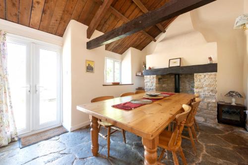 West Milton Casa | Tanglewood Cottage - Lancombes House