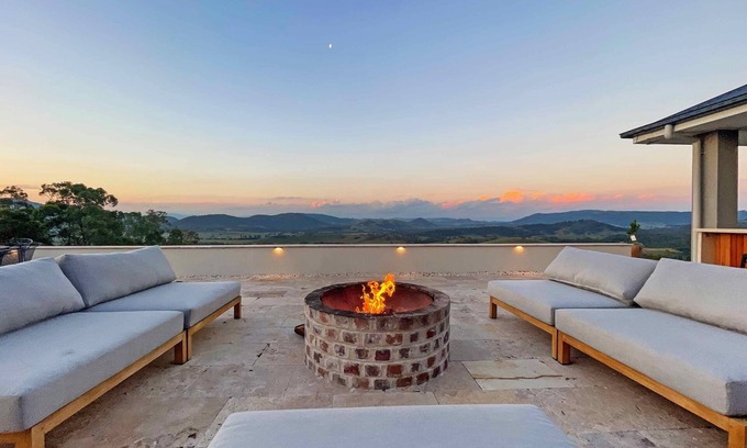 Glendon Brook Casa | Tangory Rise - The most amazing view!