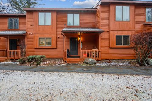 North Creek Casa | Tannery 64H - Family Retreat with Modern Comforts