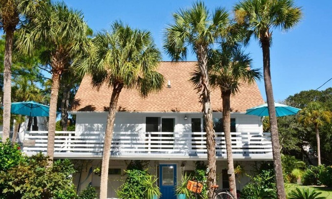 Folly Beach Apartamento | Tarpon- Charming 1 BR, Steps to Beach