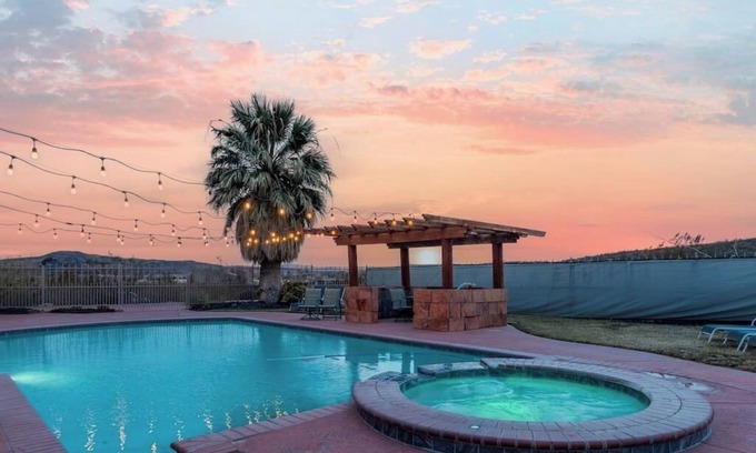 Hurricane Casa | Capacidad para 18 personas, piscina privada, (cerca de Zions y Sand Hollow)