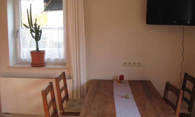 Unterzeismering Apartamento | Apartamento de buen gusto en el lago Starnberg en la naturaleza