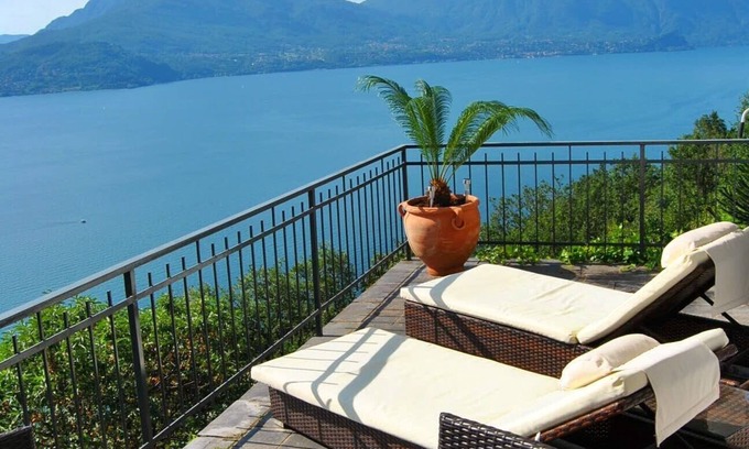 Trarego Viggiona Casa | Casa de vacaciones de estilo boutique muy elegante con fantásticas vistas al lago.