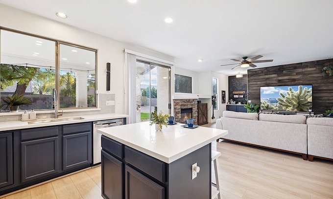 Tatum Highlands Casa | Tatum Highlands - Dog Friendly! Modern home w/ Gym