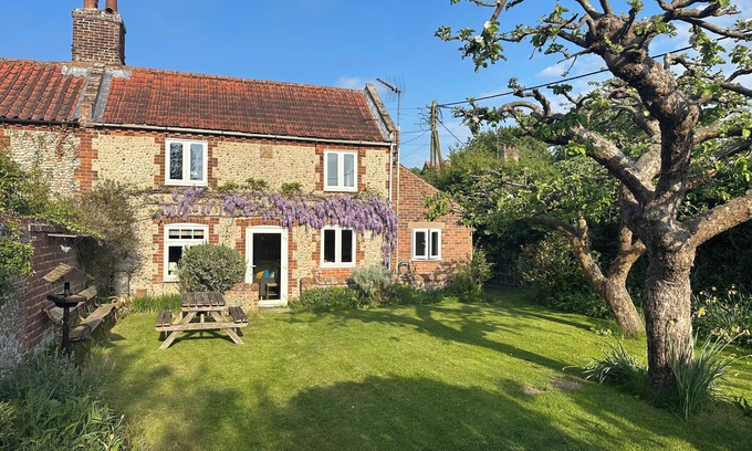 Burnham Overy Staithe Cabaña | TEAL COTTAGE, Burnham Overy Staithe, Norfolk.