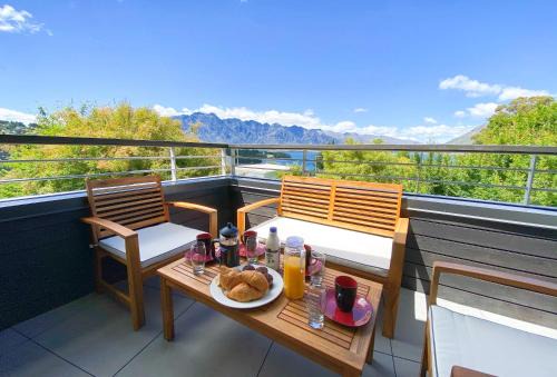 Queenstown Casa | Tekau - Modern holiday apartment with lakeview