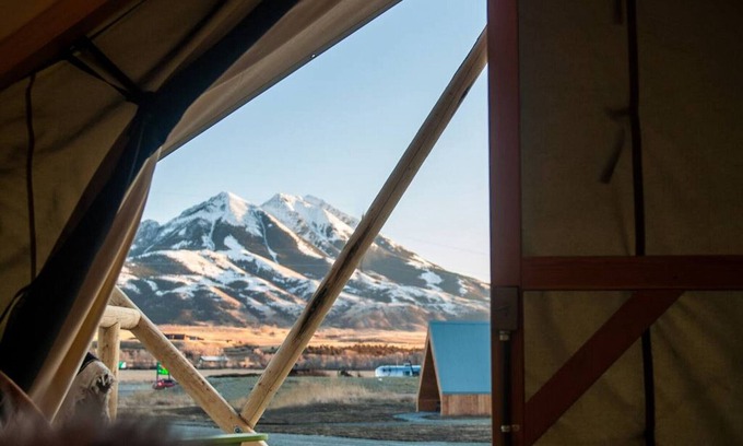 Emigrant Alquiler De RV | Tent # 2 @ TINY TOWN CAMPGROUND- Boutique camping