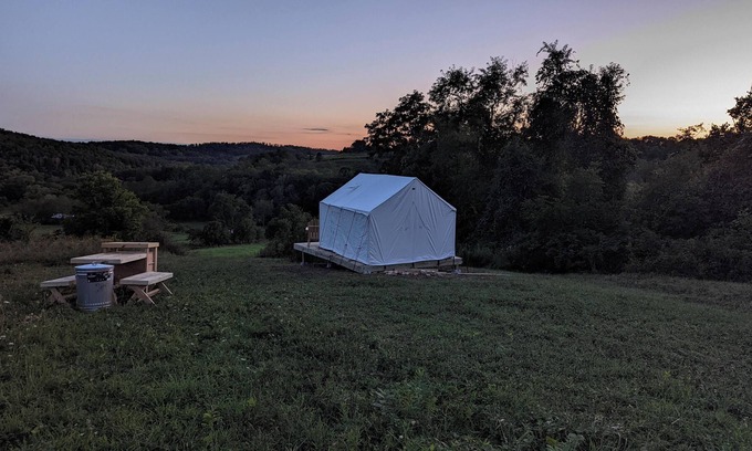 Taylorstown Alquiler De RV | Tentrr Signature Site - Regenerative Farm near Pittsburgh