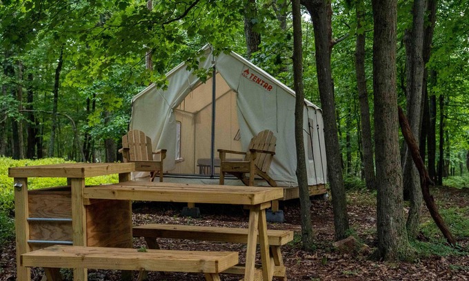 Berkeley Springs Alquiler De RV | Tentrr State Park Site - WV Cacapon State Park - Site I - Single Camp