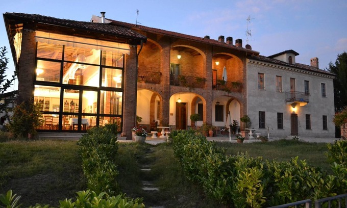Cereseto Casa | TENUTA MONVILLONE COUNTRY HOUSE & RESTAURANT