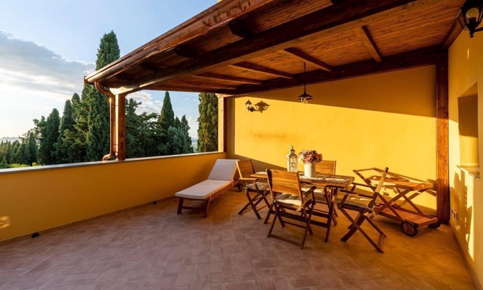 Lajatico Apartamento | Terrace on the Sunset of Silence. Apartment in the center of Lajatico