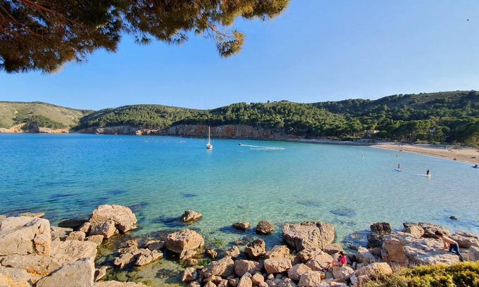 L'Escala Villa | Casa adosada con jardín privado y piscina.