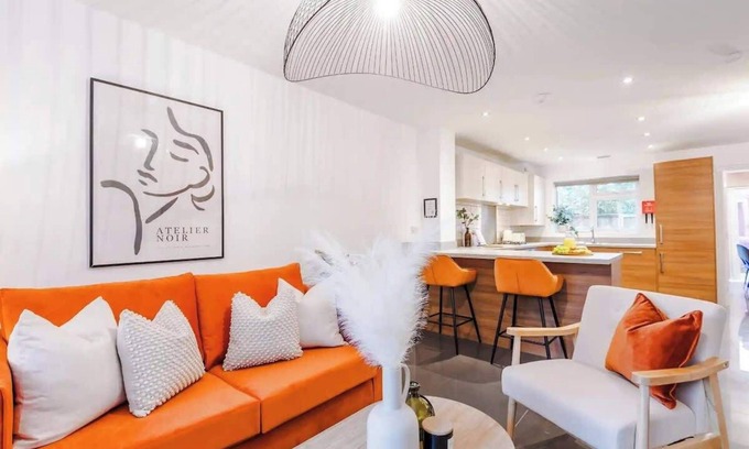 Stoke-on-Trent Casa | Terracotta House Summ