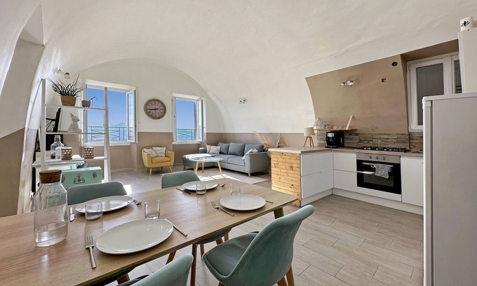 Lauris Apartamento | Terrasses du Château | Vista en el corazón del pueblo