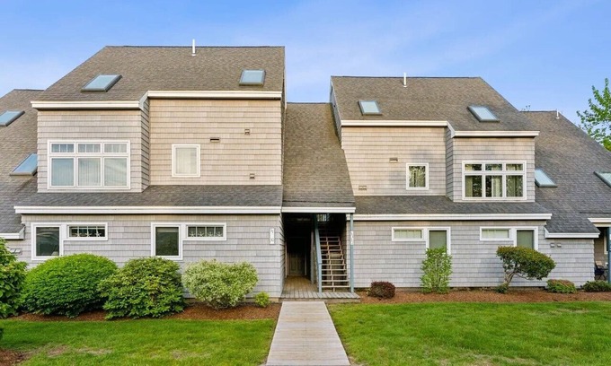 Ocean Park Condominio | Terrific 2-bedroom condo w/AC in Old Orchard Beach. Walking distance to beach.