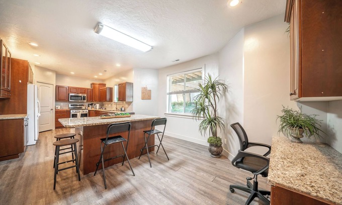 Fairview Condominio | Terrific 4-bedroom condo in Fairview
