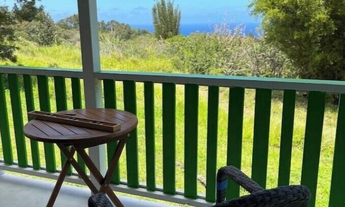 Honokaa Cabaña | Terrific cottage with WiFi in Honokaa AKA"Upper House"