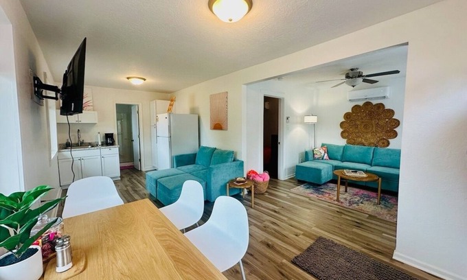 Sunrise Beach Casa | Terrific lake view! On the shoreline.