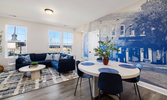 Wake Forest Condominio | Tessa - Luxury 3 BR Retreat + Garage