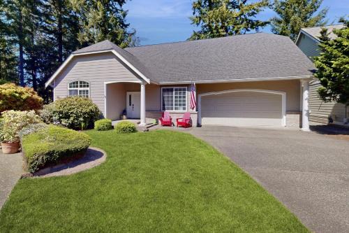 Port Orchard Casa | The 15th Hole Haven