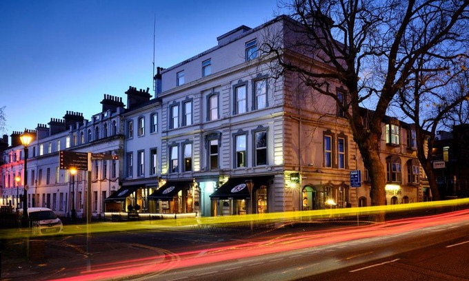 Belfast City Centre Hotel | The 1852 Hotel - Self Check-in