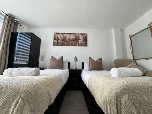 Lower Edmonton Casa | The 37 Suites
