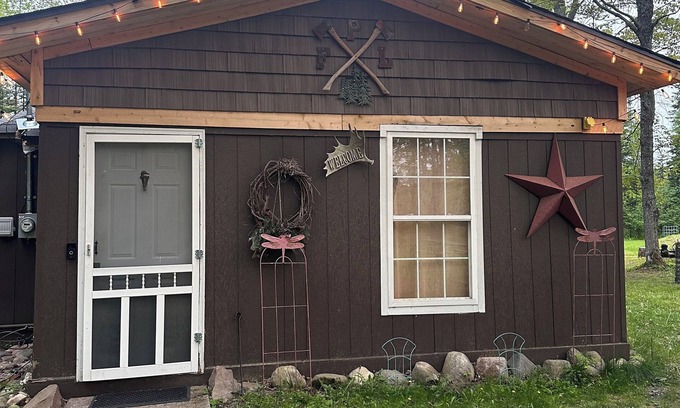 Grayling Cabina | The 4 Pine Lodge Grayling - with Lake Access!
