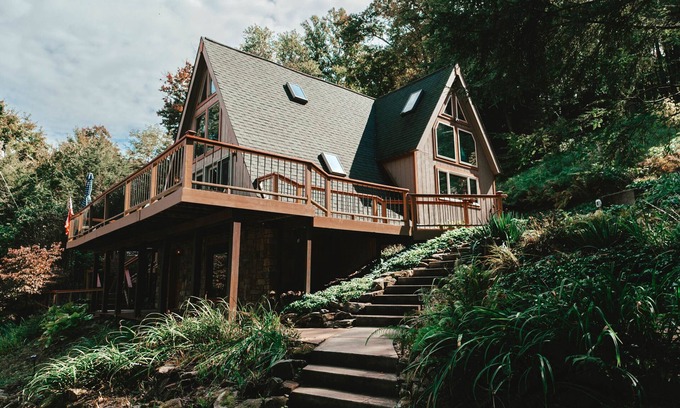 Dayton Cabina | The A-Frame in the Woods + Hot Tub