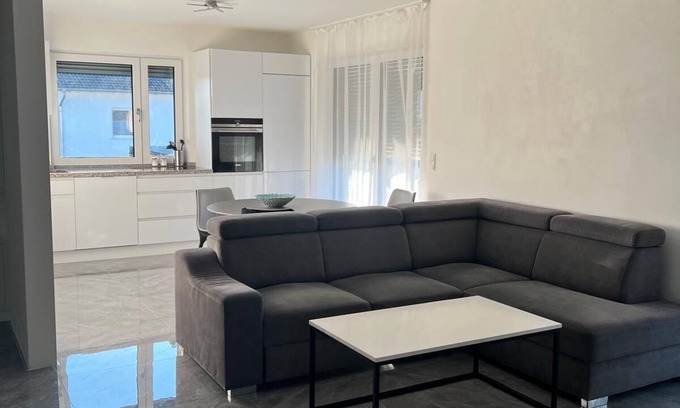 Wallersdorf Condominio | The accommodation Modern spacious 2-room apartment is located in Wallersdorf.