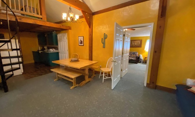 Fayetteville Casa | The Alamo Lodge