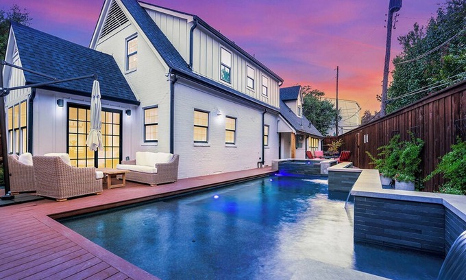 Kessler Casa | The Allison House: Historic Dallas Home w/Pool and Hot Tub in Quiet Neighborhood