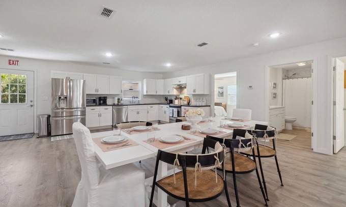 Lighthouse Park Cabaña | The Anchor House- Anastasia Island- Walk to Downtown-Bike Ride to Beach