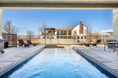 Hurricane Casa | The Ann Marie #F1 townhouse