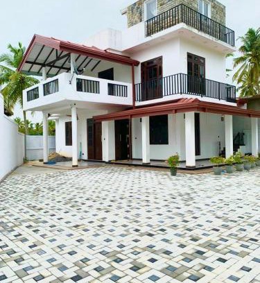 Mallawapitiya Apartamento | The Apex House