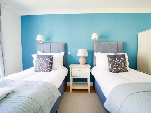 Porthleven Casa | The Artist Loft, Ensuite Guest Rooms, Porthleven