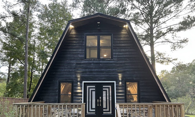 Samantha Casa | The Bama Gathering Place on Lake Tuscaloosa