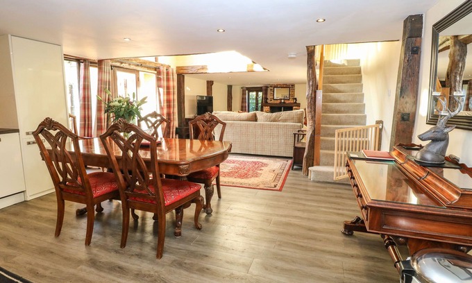 Thetford Cabaña | The Barn