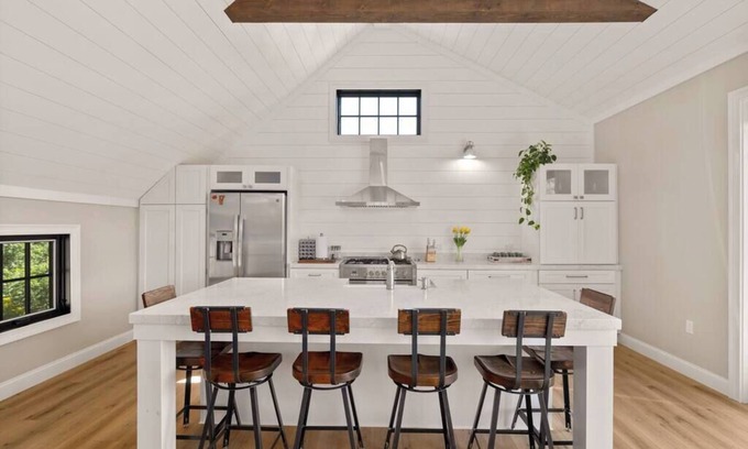 Johnson Casa | The Barn - Modern Living in Small Town Vermont