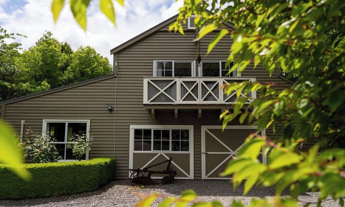 Acacia Bay Casa | The Barn Taupō - You'll love staying in this peaceful location