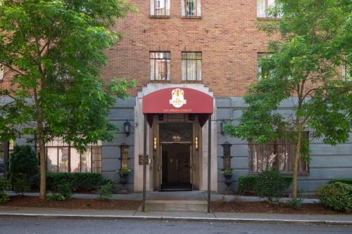 Downtown Seattle Hotel | The Baroness Hotel